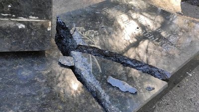 На Львівщині пошкодили пам'ятник радянським солдатам