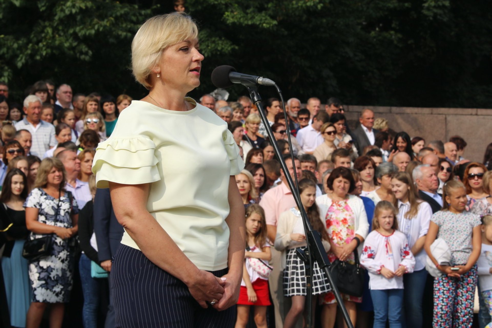 Участь в урочистій академії з нагоди початку нового навчального року взяла керівник апарату Львівської обласної державної адміністрації Маріанна Вільшинська