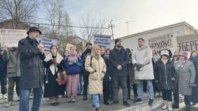 Львівській кераміко-скульптурної фабриці напрягтися: на її захист стали садовісти