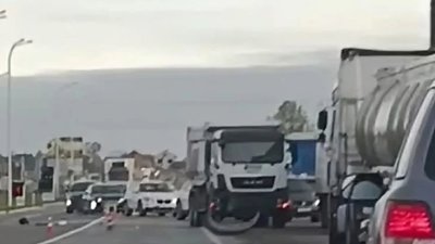 Біля Львова ускладнений рух через автотрощу