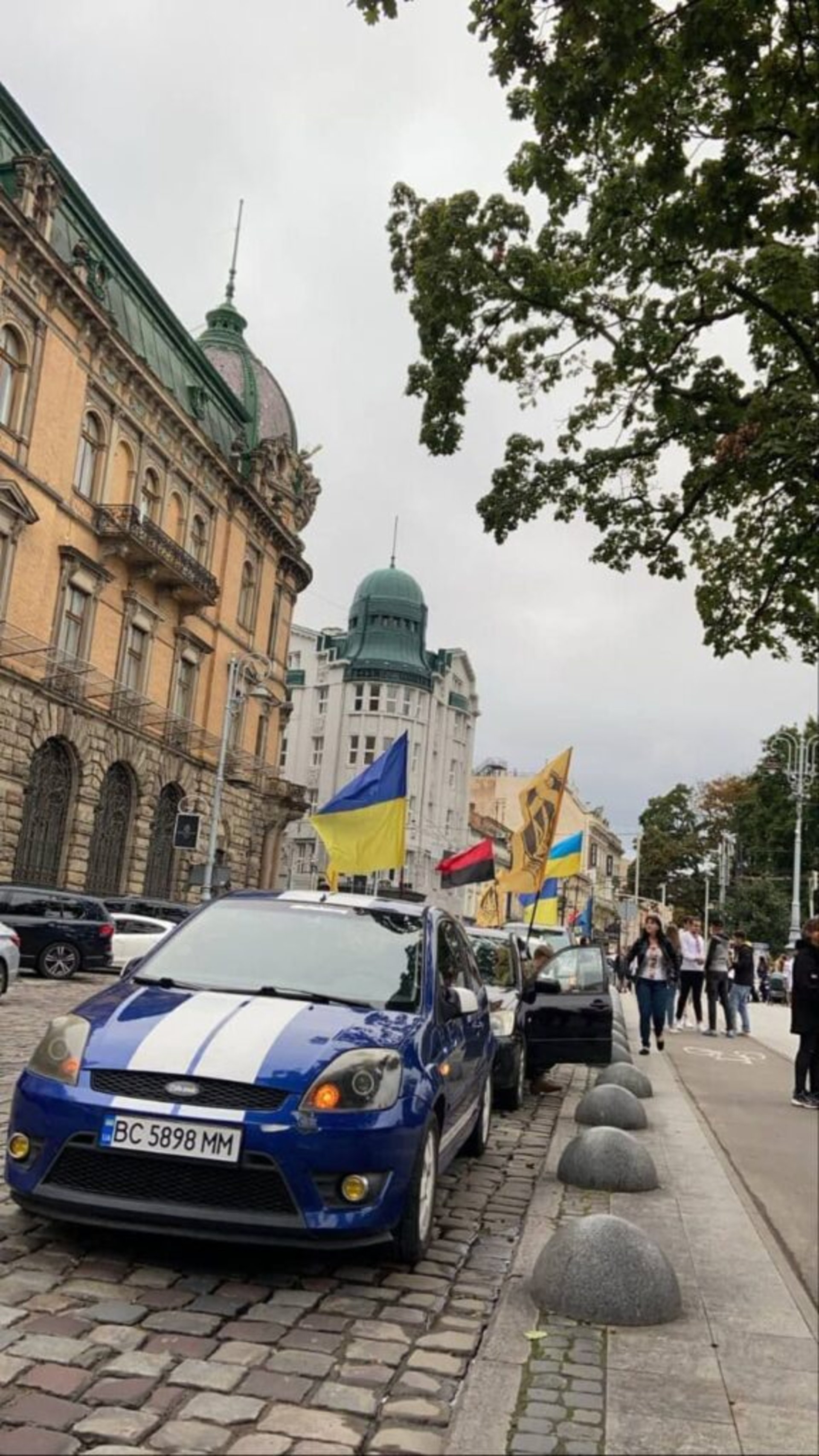 У Львові пройшов автопробіг
