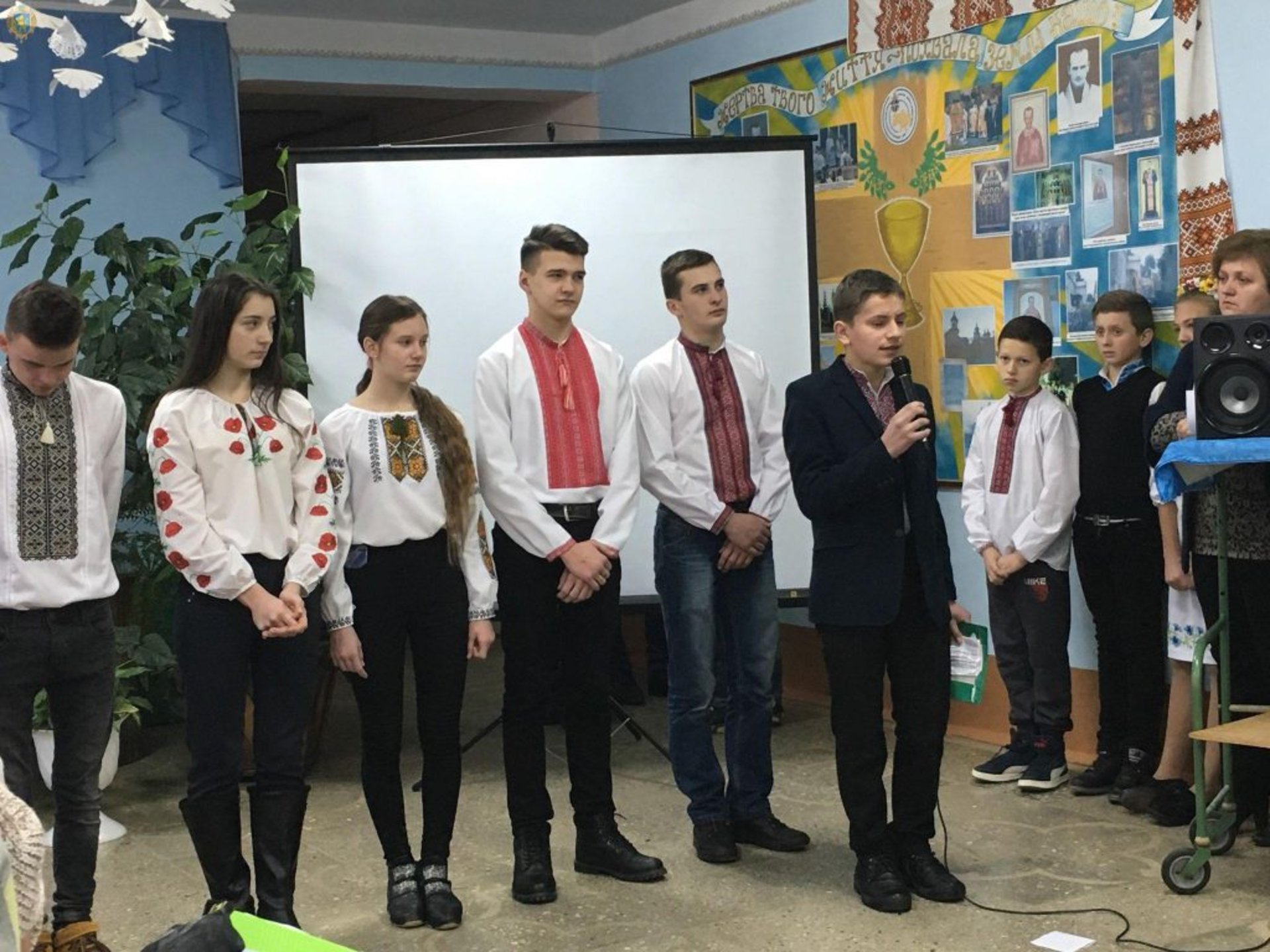 На Львівщині акцією «Свічка Захисника» вшанували загиблих Героїв. Фото: прес-служба ЛОДА
