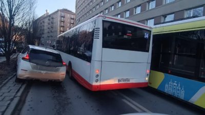 У Львові водій маршрутки вчинив аварійну ситуацію