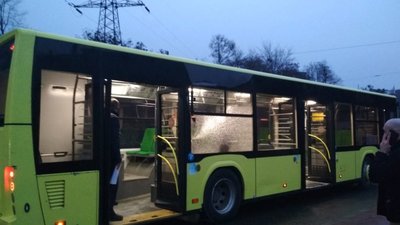 Як у Львові обстріляли автобус, - подробиці