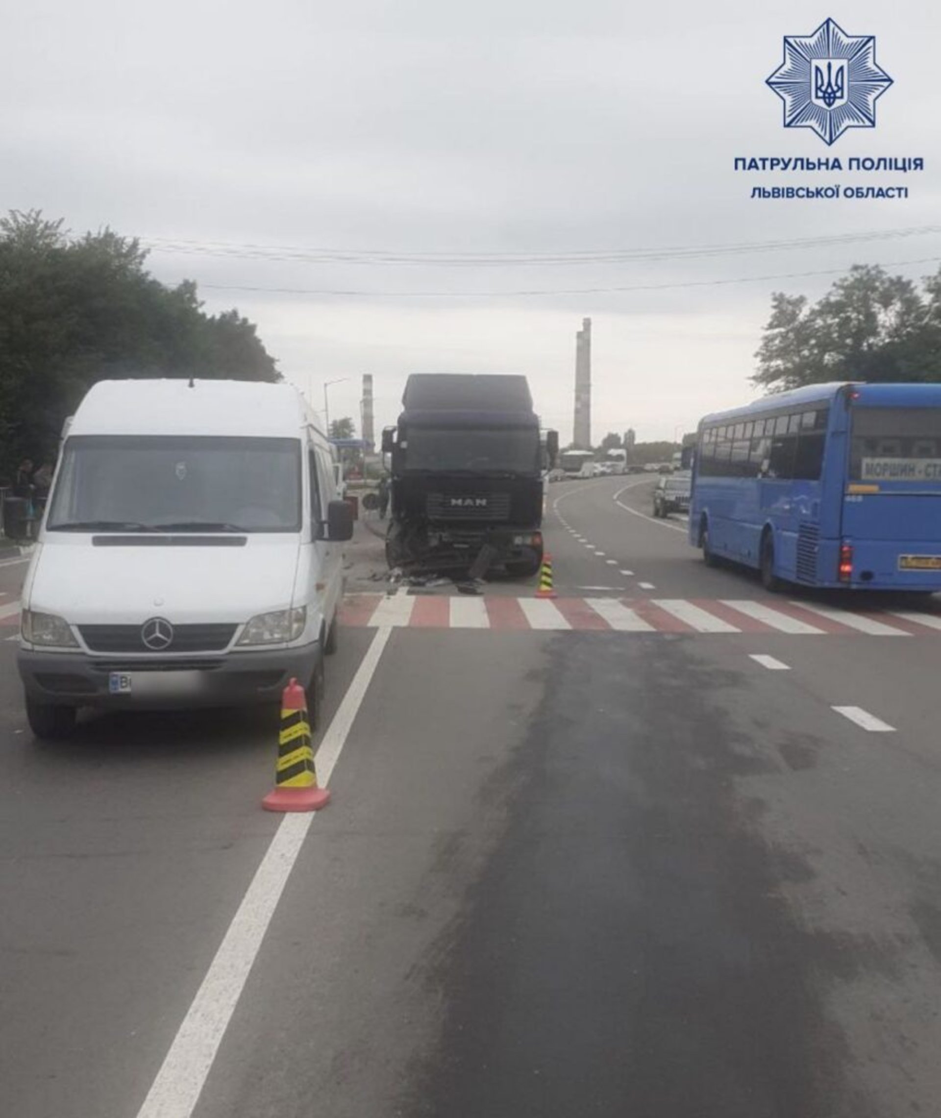 На трасі "Київ - Чоп" не розминулись чотири автомобілі