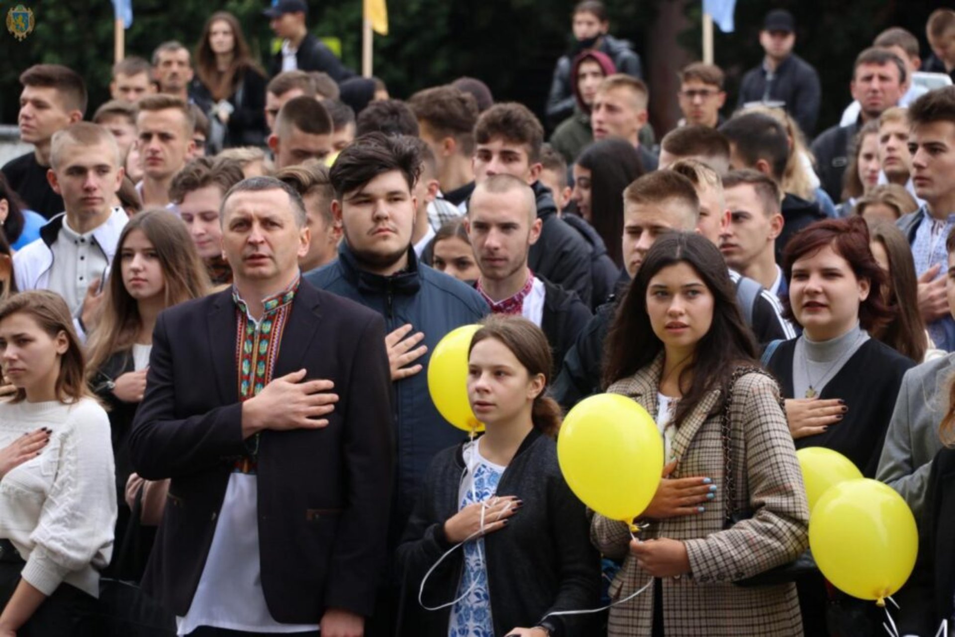 Національний лісотехнічний університет України зібрав на своїй площі у Львові сотні студентів першокурсників