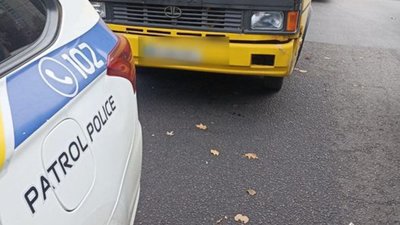 На Львівщині водій маршрутки майже рік їздив без прав