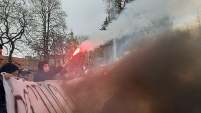 У Львові Нацкорпус пікетував обласну раду (ФОТО, ВІДЕО)