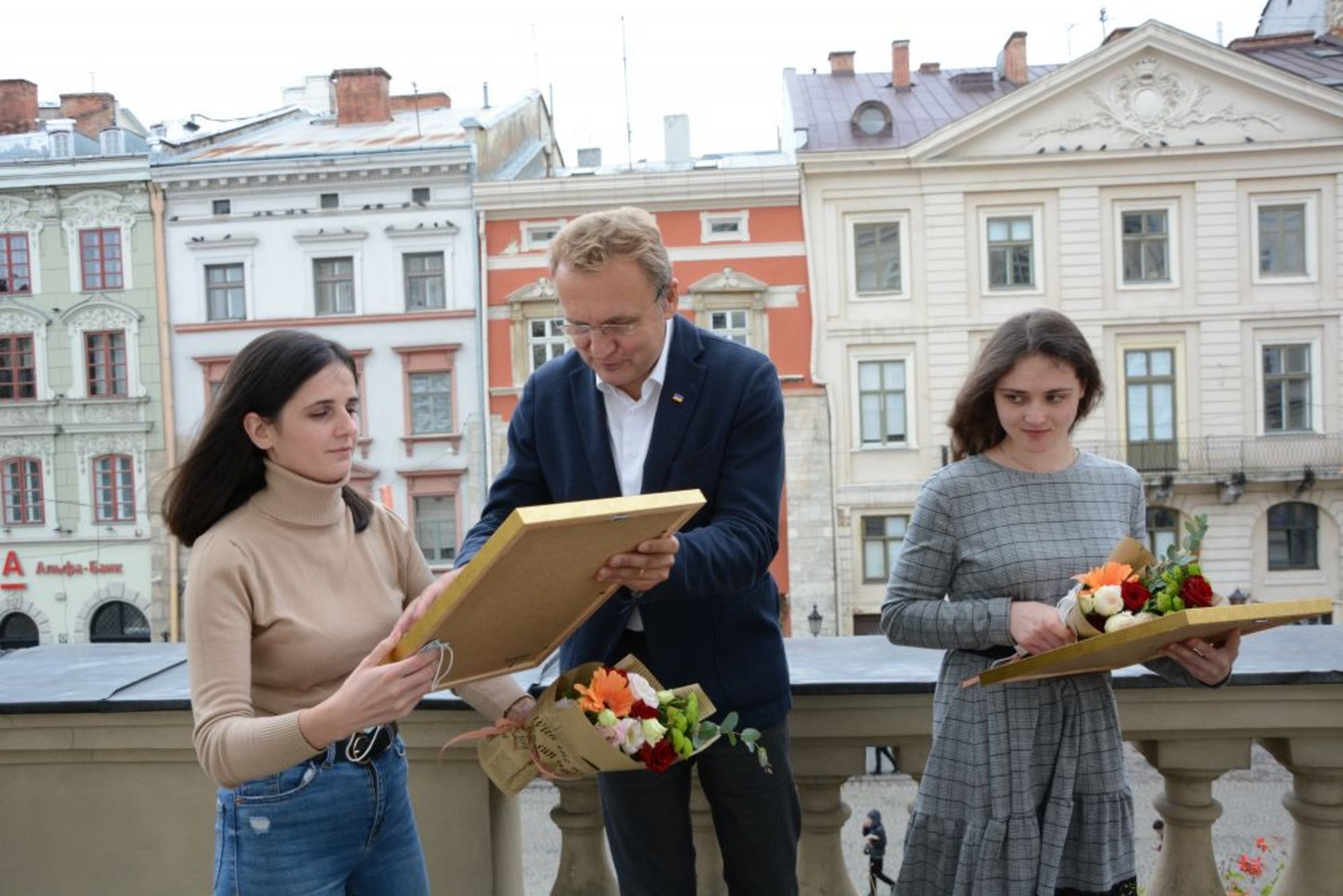У Львові студенти-медики врятували життя чоловіку, фото ЛМР