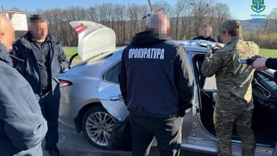 На Львівській митниці викрили схему отримання хабарів