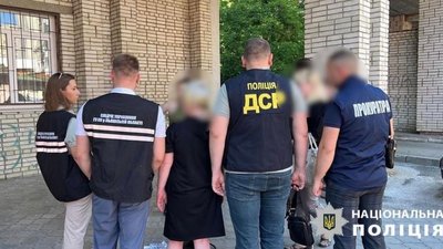 1000 доларів за виїзд до країни ЄС: у Львові затримали організаторку «схеми» (ФОТО)