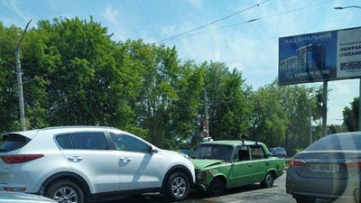 У Львові через ДТП ускладнився рух транспорту (ФОТО)