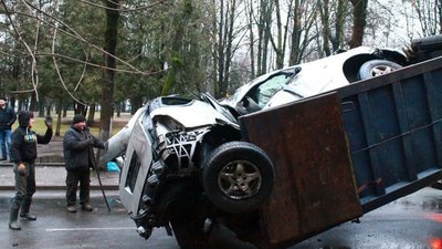 У Червонограді внаслідок зіткнення легковиків  постраждало двоє людей (ФОТО)