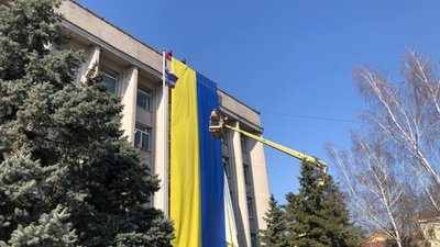 У Генічеську почали давати рублі – пенсіонери міняють їх на гривні
