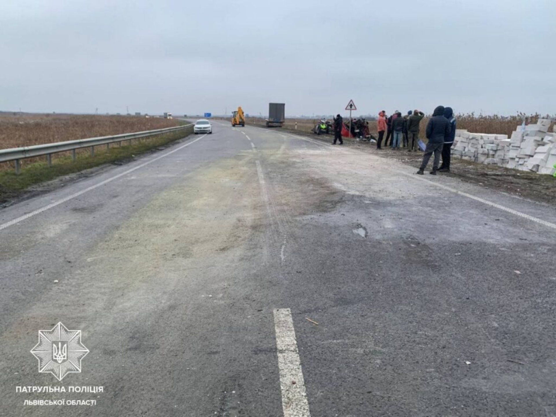 На Львівщині відновлено рух трасою, яка була заблокована через ДТП