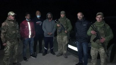 Париж почекає: біля кордону з Польщею затримали нелегалів з Індії та Непалу, які прямували у Францію
