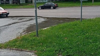 У Львові на вулиці утворюється річка (ФОТО)