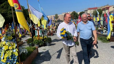 У Львові вшанували захисників та захисниць України