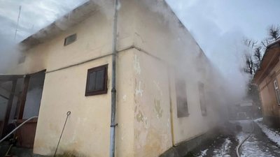 У Дрогобичі пожежа в будинку ледь не забрала життя власниці