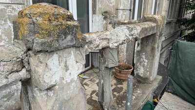 У Львові відремонтували один балкон
