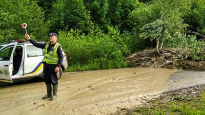 На Західній Україні місто йде під воду (ВІДЕО)