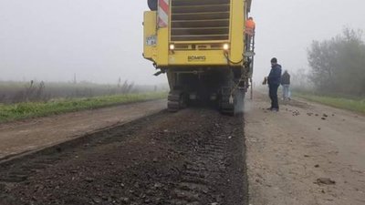 Водіям: у Дрогобицькому районі проводиться ремонт дороги