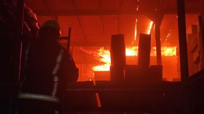 Внаслідок пожежі в одній із квартир Львова постраждало двоє людей