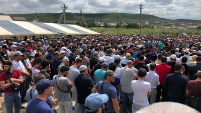 В окупованому Криму попрощалися з сином політв’язня Сулейманова (ФОТО)