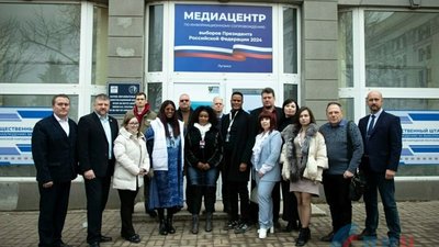 Із фестивалю у Сочі на псевдовибори у Луганськ: пропагандистські контрасти для іноземної молоді