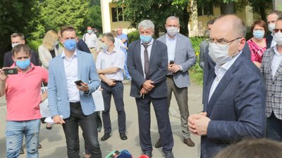Українці не довіряють Степанову
