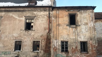 На Львівщині занепадає унікальний замок (ФОТО, ВІДЕО)