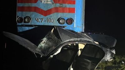 На Львівщині швидкісний поїзд в'їхав у авто на переїзді