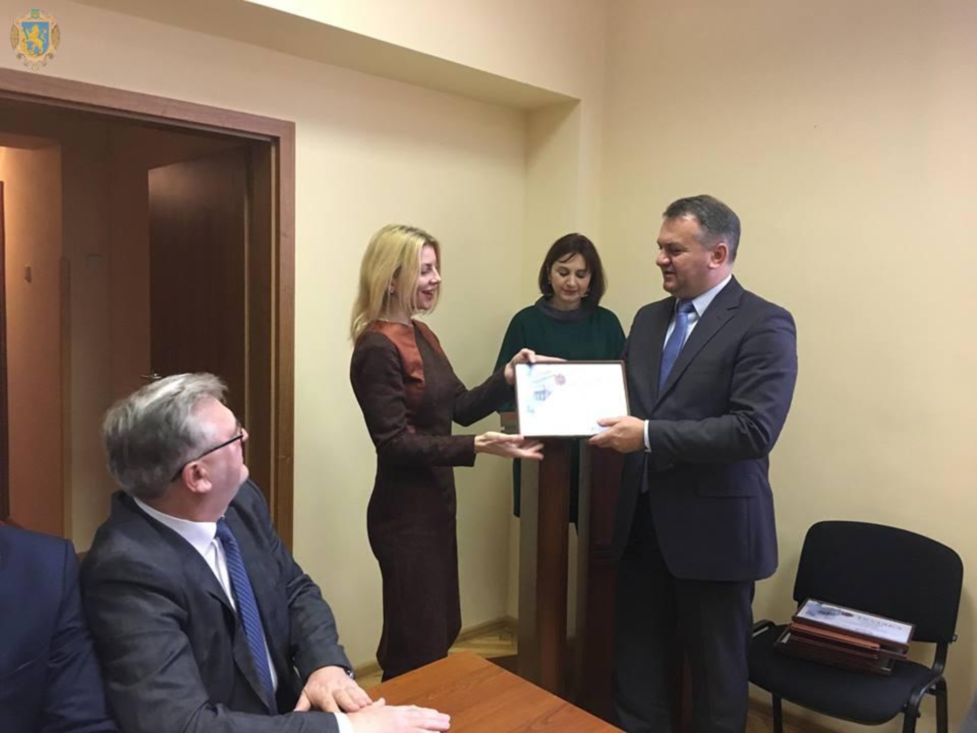 Синютка привітав працівників суду із професійним святом