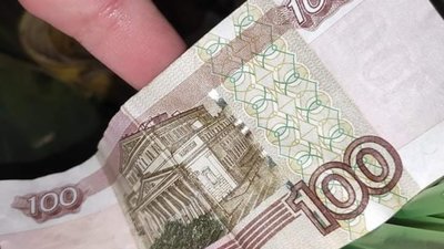 У Львові вуличним музикантам дали 100 російських рублів (ФОТО)