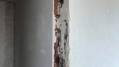 У Львові стіни в новобудовах роблять зі сміттєвих пакетів (ФОТО)