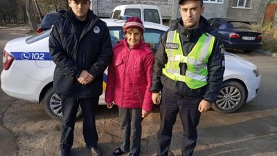 У Новому Роздолі поліцейські знайшли літню жінку, яка дві доби блукала у лісі