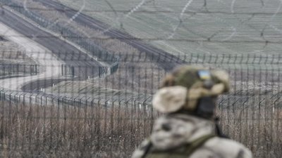 Як сьогодні виглядає кордон із агресором? Аваков і Яценюк оглянули хід робіт на Харківщині