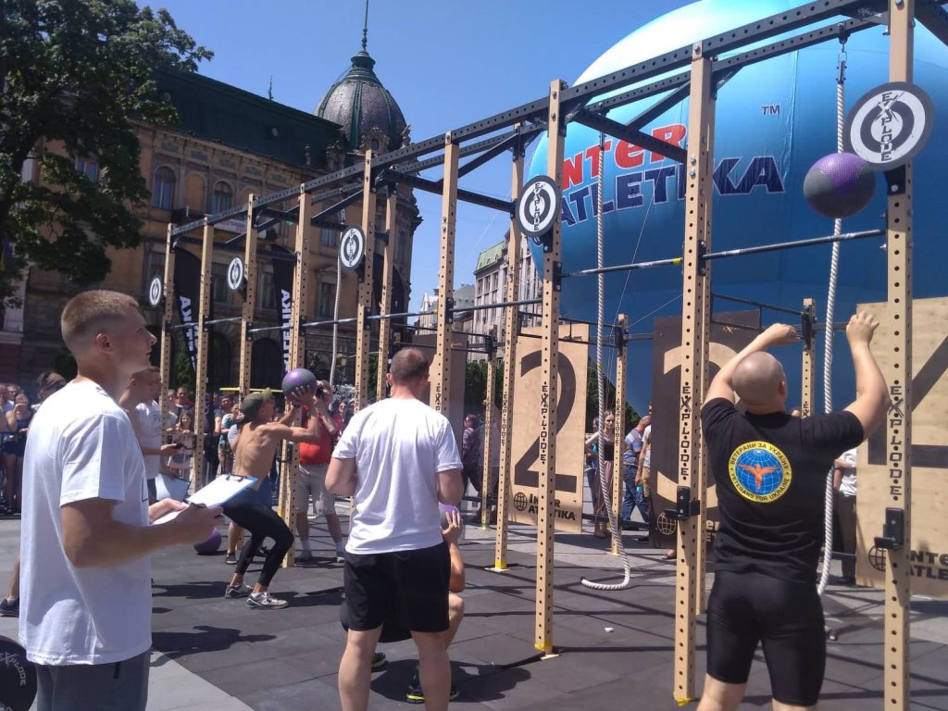 У центрі Львова стартували Ігри Героїв. Фото Четверта студія