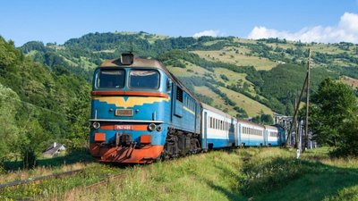"Львівська залізниця" скасовує поїзд Львів -- Чернівці