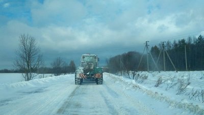 У Золочівському районі через негоду тимчасово перекритий рух транспорту