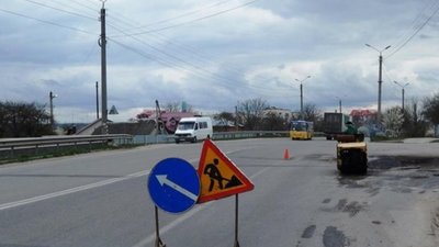 На Львівщині ліквідують аварійну ямковість