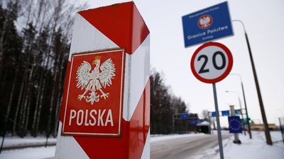 У пунктах пропуску західного кордону на в‘їзд в Україну - у чергах сотні авто і десятки автобусів
