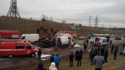 Біля Львова сталась жахлива аварія за участі шести автомобілів (ФОТОРЕПОРТАЖ)