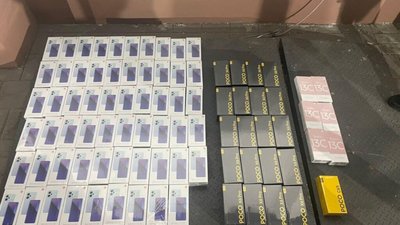 Смартфони на 2 мільйони: митники виявили у 19-річного юнака прихований товар