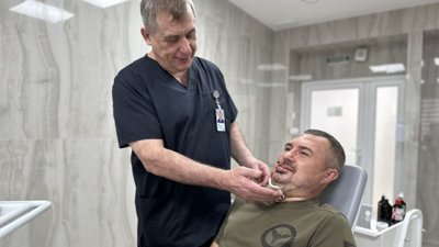 У Львові захиснику реконструювали понівечене уламками обличчя