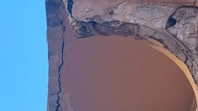 У Львові може обвалитись ще один балкон (ФОТО)
