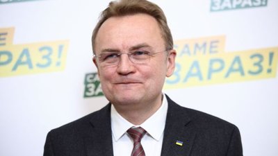 Сайт дружини Садового уже знає, що Конституційний Суд скасує Закон про мову